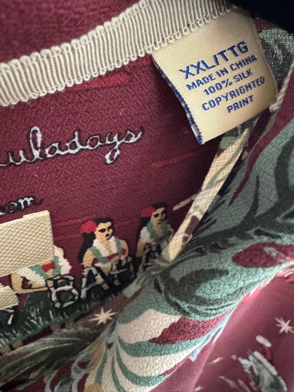 Tommy Bahama Merry Kitschmas Camp Shirt Original Fit Short Sleeve 100% Silk Xmas - Picture 11 of 12